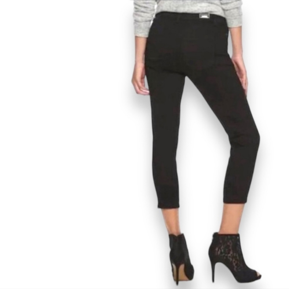 JUICY COUTURE Black Cropped Capri Mid Rise Jeans